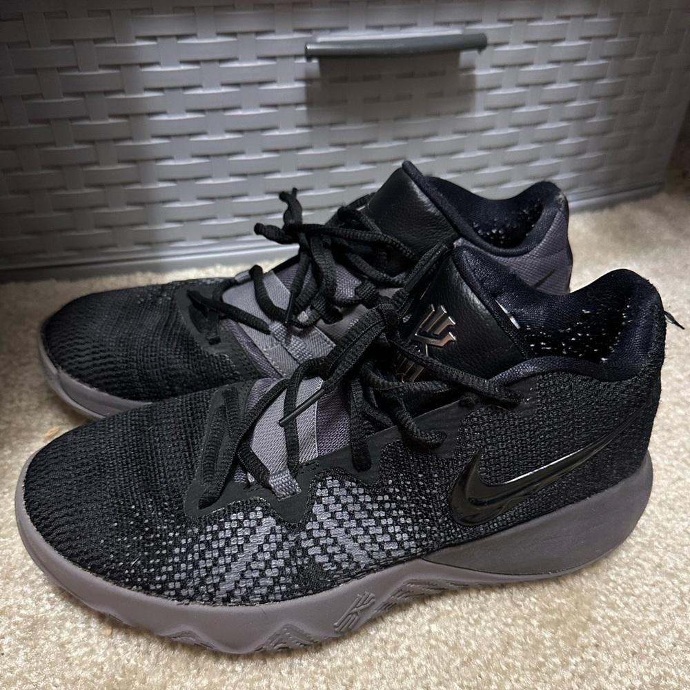 KD basketball shoes